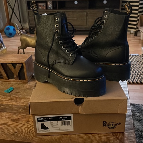 NEW Dr. Marten's 1460 PASCAL MAX LEATHER PLATFORM BOOTS - Picture 3 of 11